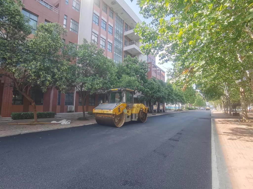 郑州学校沥青路面摊铺专业承建 | 路琥道路 - 以质量铸就实力,用口碑赢得市场