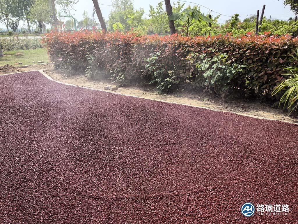 郑州尖岗水库红色沥青摊铺现场(图4)